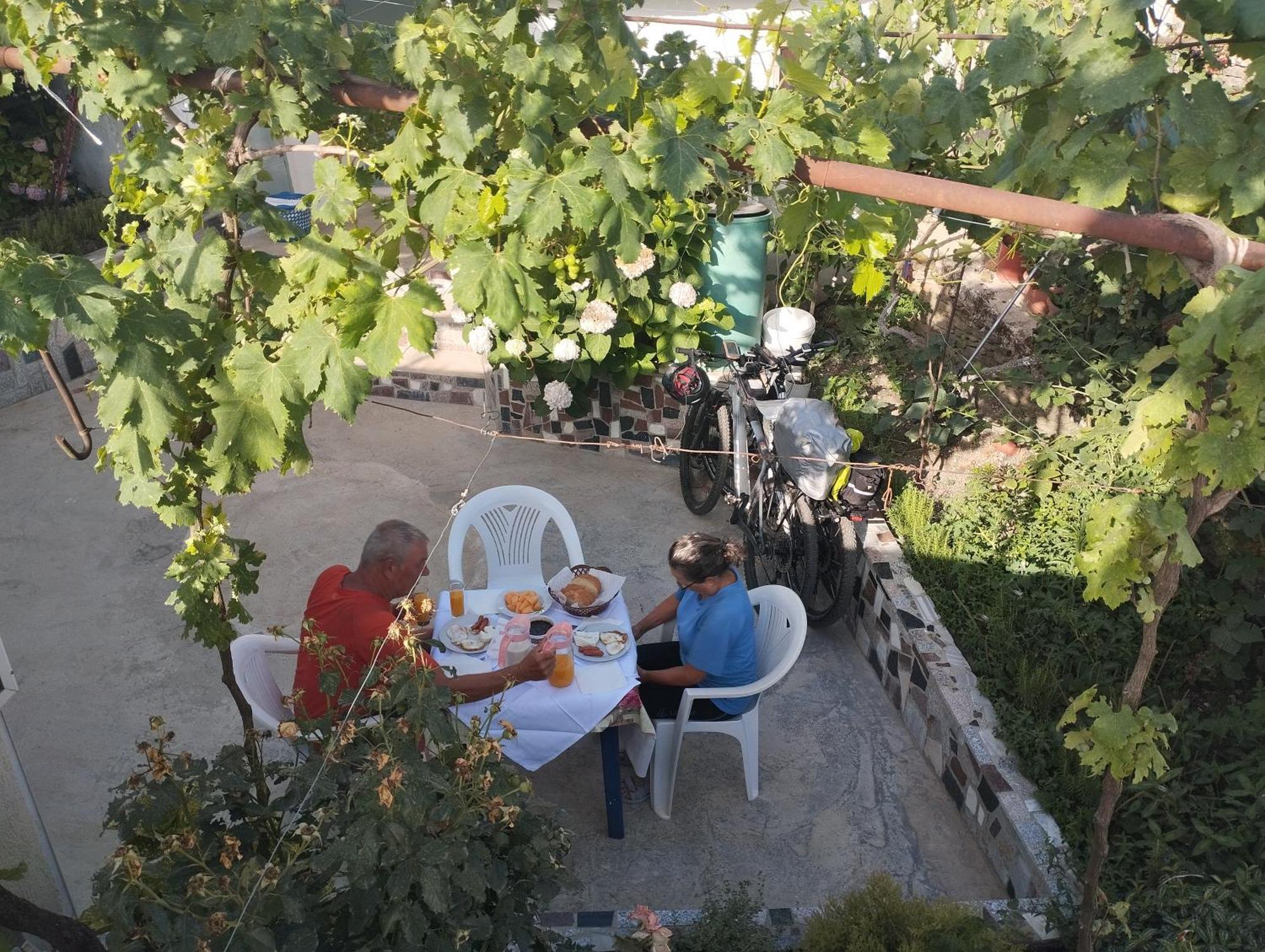 Rondo Guesthouse Gjirokastër Exteriér fotografie